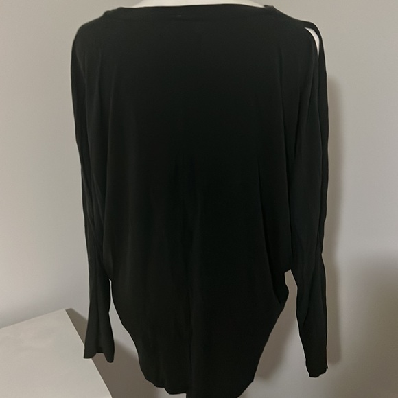 Split sleeve decujba black top - Picture 2 of 3